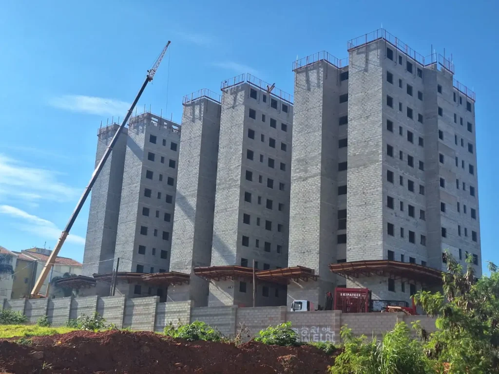 Locação de Guindastes e Munck em Araçariguama